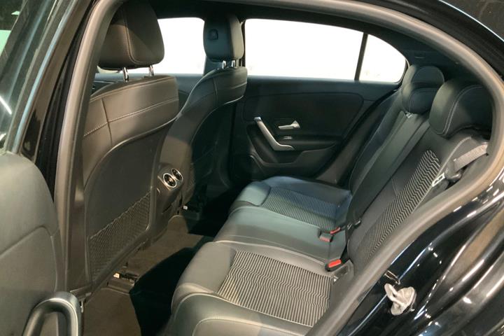 Sort Mercedes A200 d fra 2020