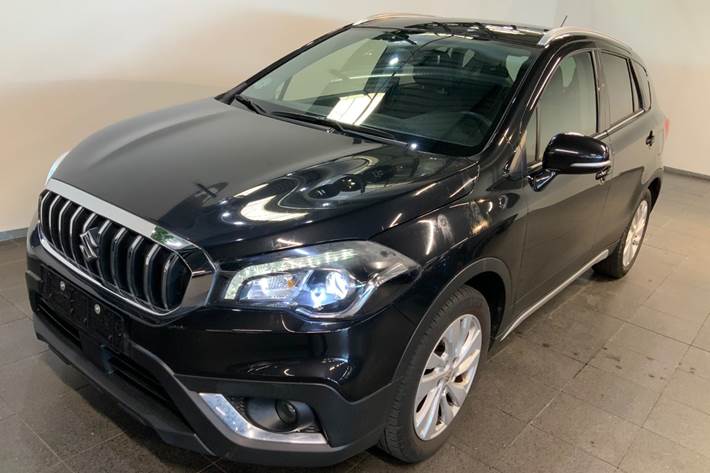 Sort Suzuki S-Cross fra 2018 set udefra