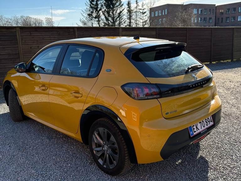 Peugeot e-208 50 Active Pack