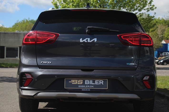 Grå Kia Niro fra 2022