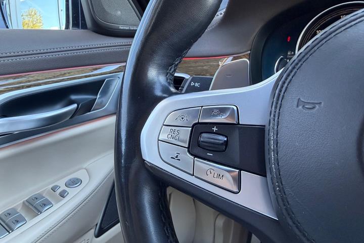Sort BMW 730d fra 2018