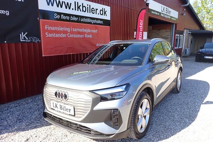 Blå Audi Q4 e-tron fra 2024
