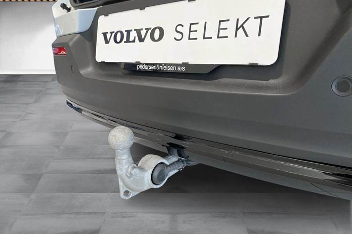 Hvid Volvo EX40 fra 2025