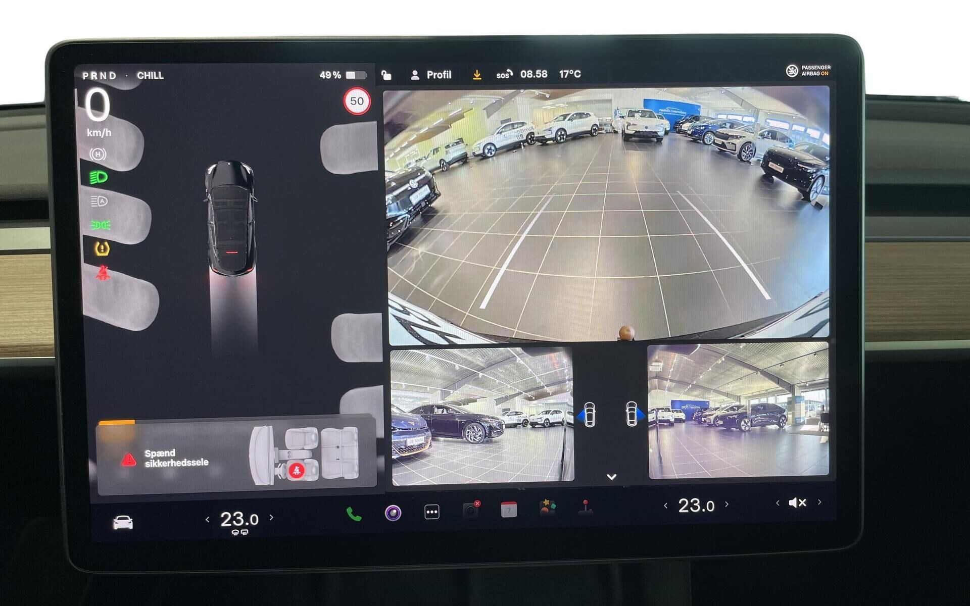 Sort Tesla Model Y fra 2023