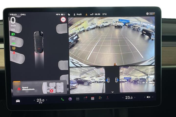 Sort Tesla Model Y fra 2023