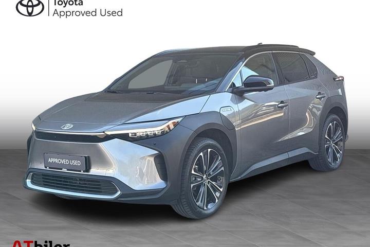 Grå Toyota BZ4X fra 2023 set udefra