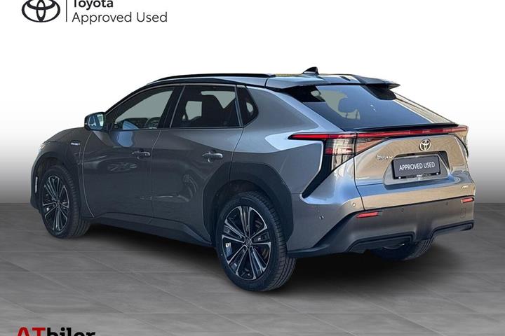 Grå Toyota BZ4X fra 2023