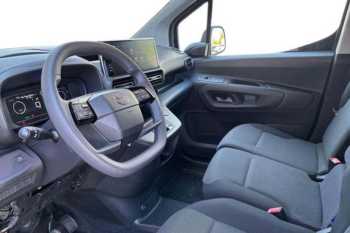 Hvid Toyota Proace City Electric fra 2025