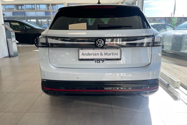 Hvid VW ID.7 fra 2026