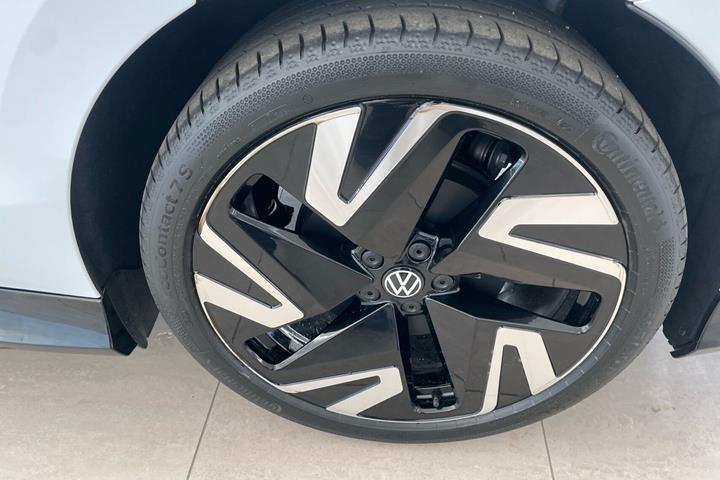 Hvid VW ID.7 fra 2026