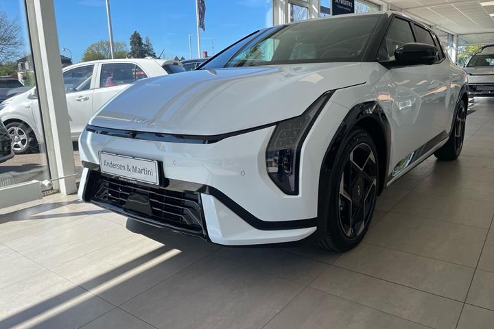 Hvid Kia EV4 fra 2026 set udefra