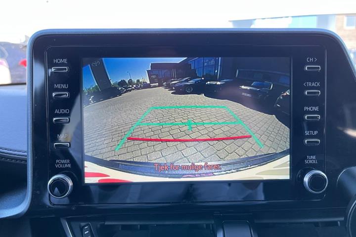 Grå Toyota C-HR fra 2020