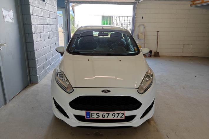 Gul Ford Fiesta fra 2016