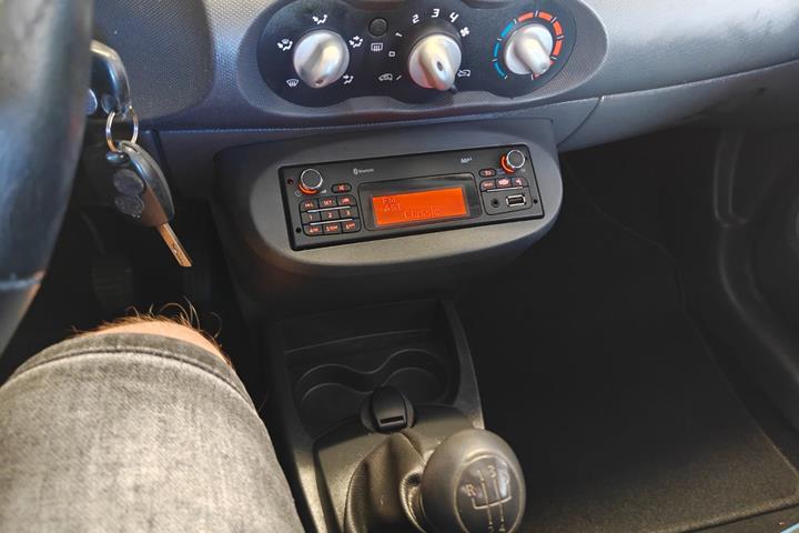 Gul Renault Twingo fra 2014