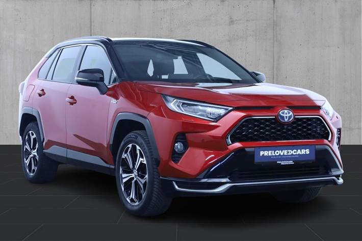 Rød Toyota RAV4 fra 2020