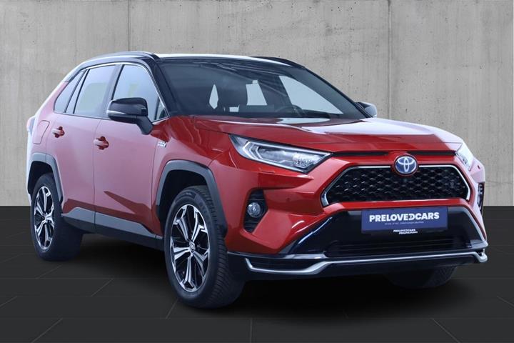 Rød Toyota RAV4 fra 2021