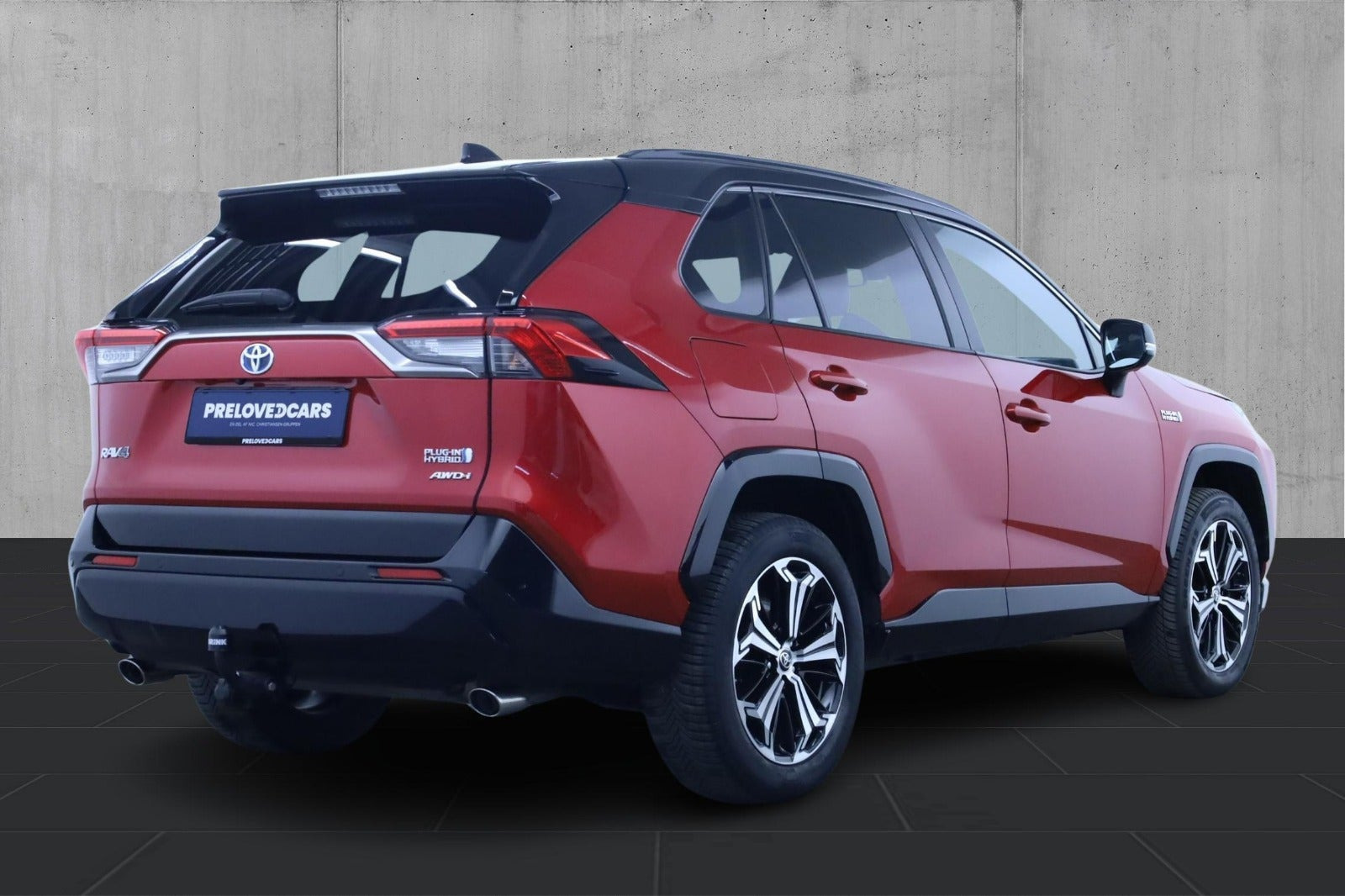 Rød Toyota RAV4 fra 2021