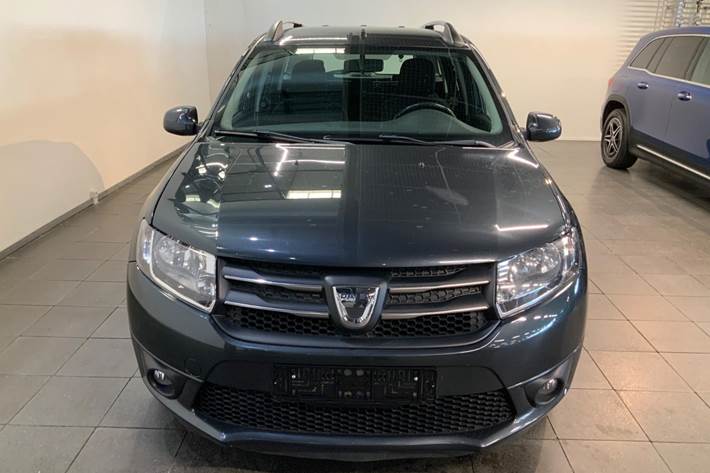 Grå Dacia Logan fra 2016