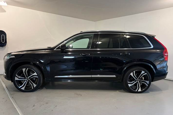 Sort Volvo XC90 fra 2023