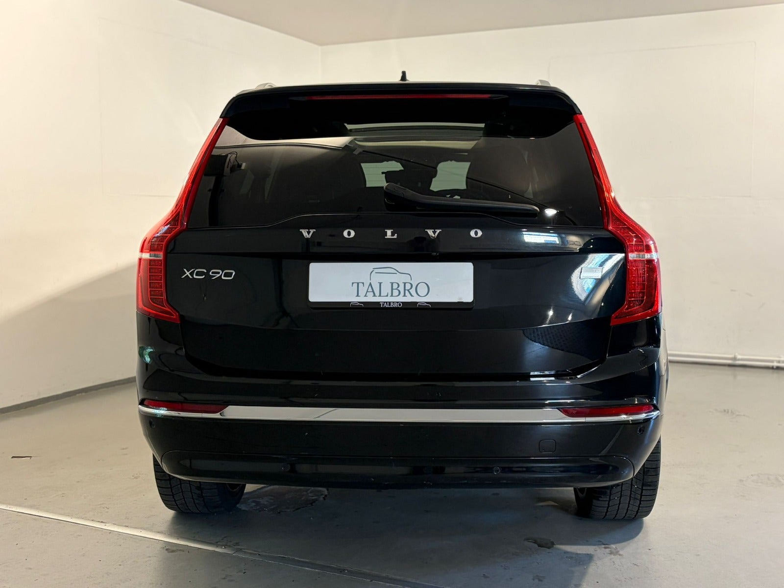 Sort Volvo XC90 fra 2023