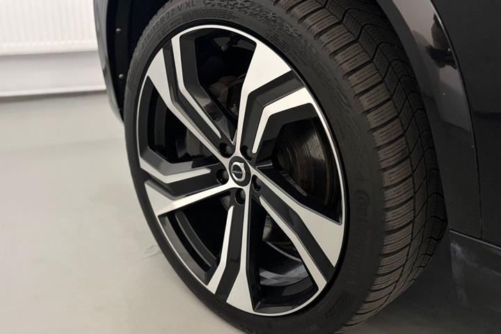 Sort Volvo XC90 fra 2023