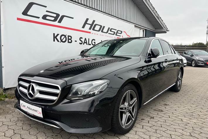 Sort Mercedes E220 d fra 2016