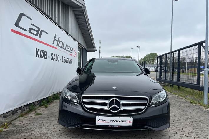 Sort Mercedes E220 d fra 2016