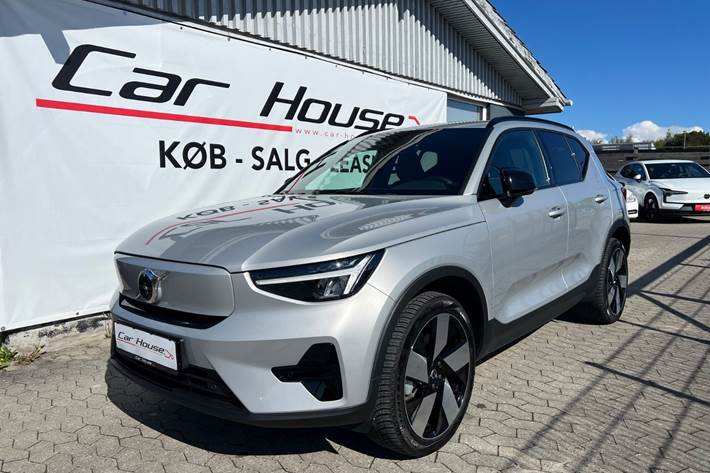 Sølv Volvo XC40 fra 2024