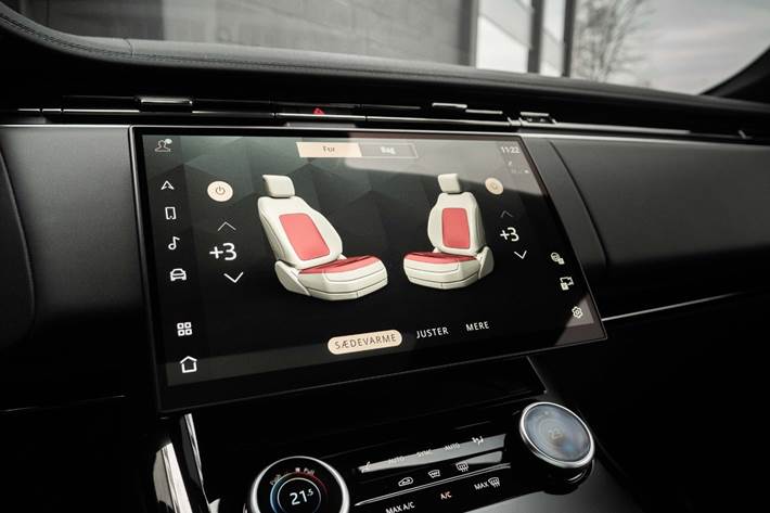 Sølv Land Rover Range Rover sport fra 2023