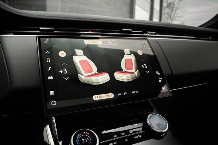 Sølv Land Rover Range Rover sport fra 2023