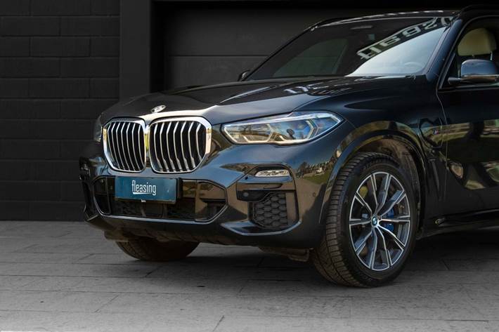 Sort BMW X5 fra 2021