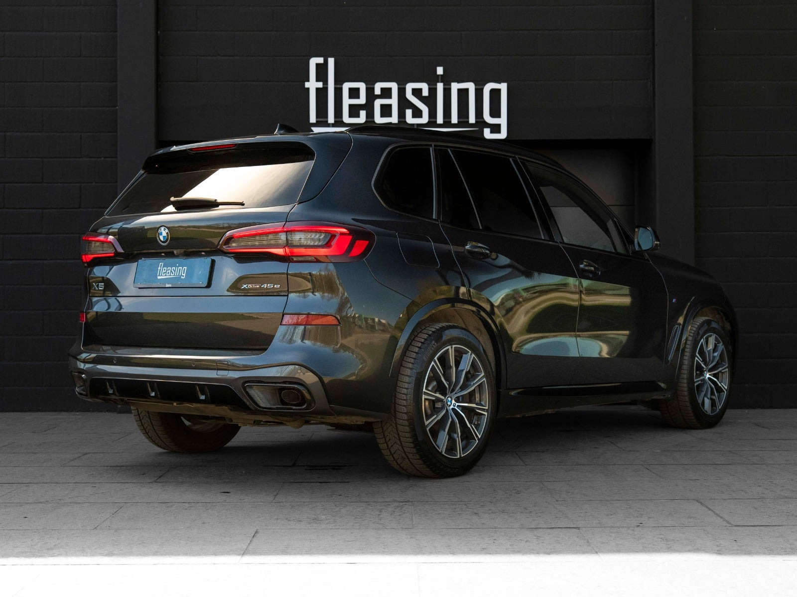 Sort BMW X5 fra 2021