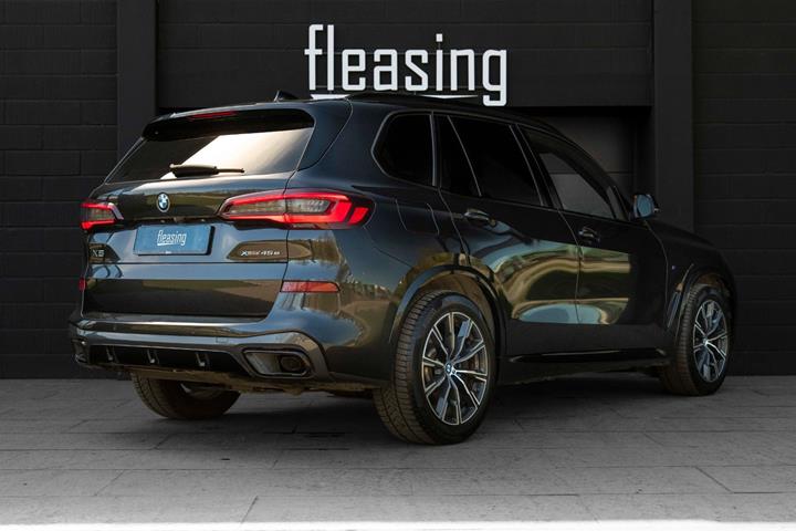 Sort BMW X5 fra 2021