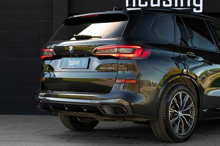 Sort BMW X5 fra 2021