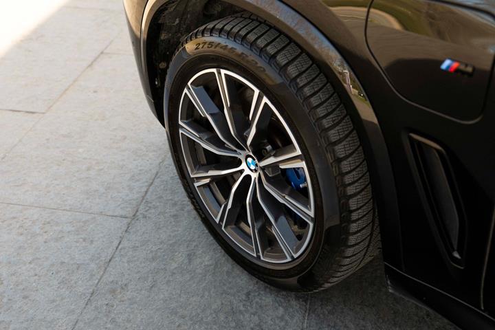 Sort BMW X5 fra 2021