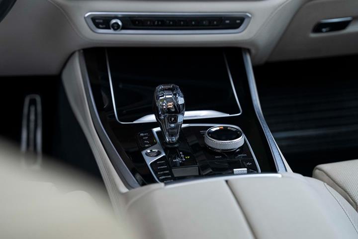 Sort BMW X5 fra 2021