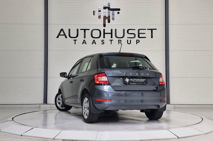 Grå Skoda Fabia fra 2020