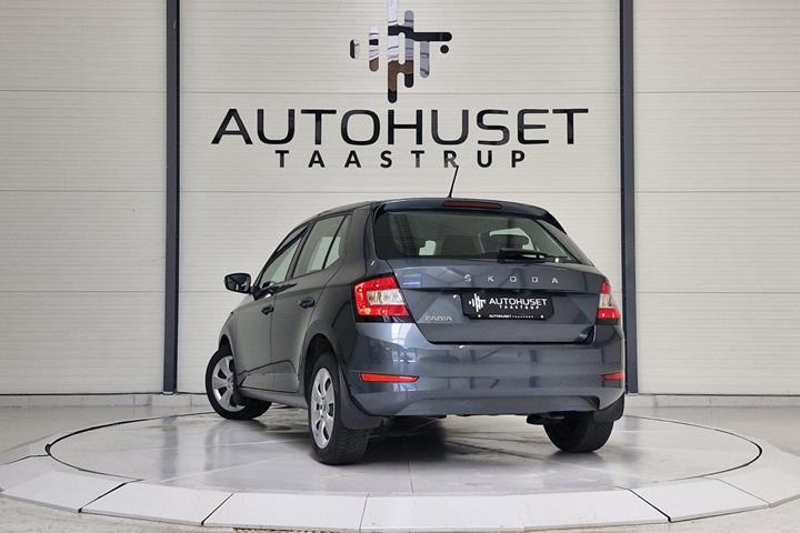 Grå Skoda Fabia fra 2020