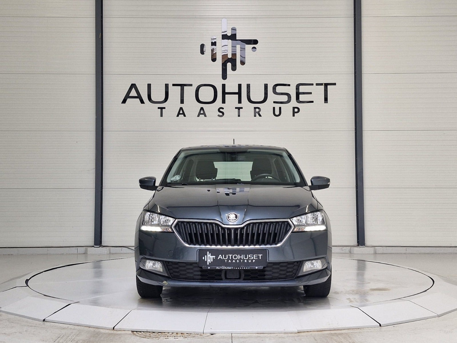 Grå Skoda Fabia fra 2020