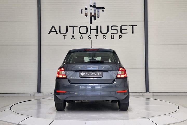 Grå Skoda Fabia fra 2020