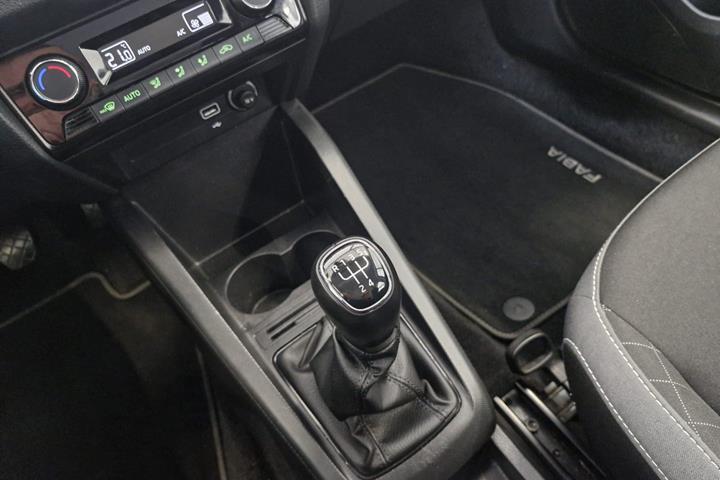 Grå Skoda Fabia fra 2020