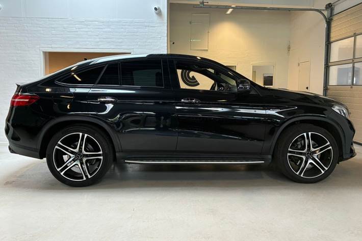 Sort Mercedes GLE43 fra 2017