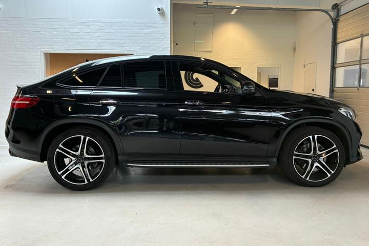 Sort Mercedes GLE43 fra 2017