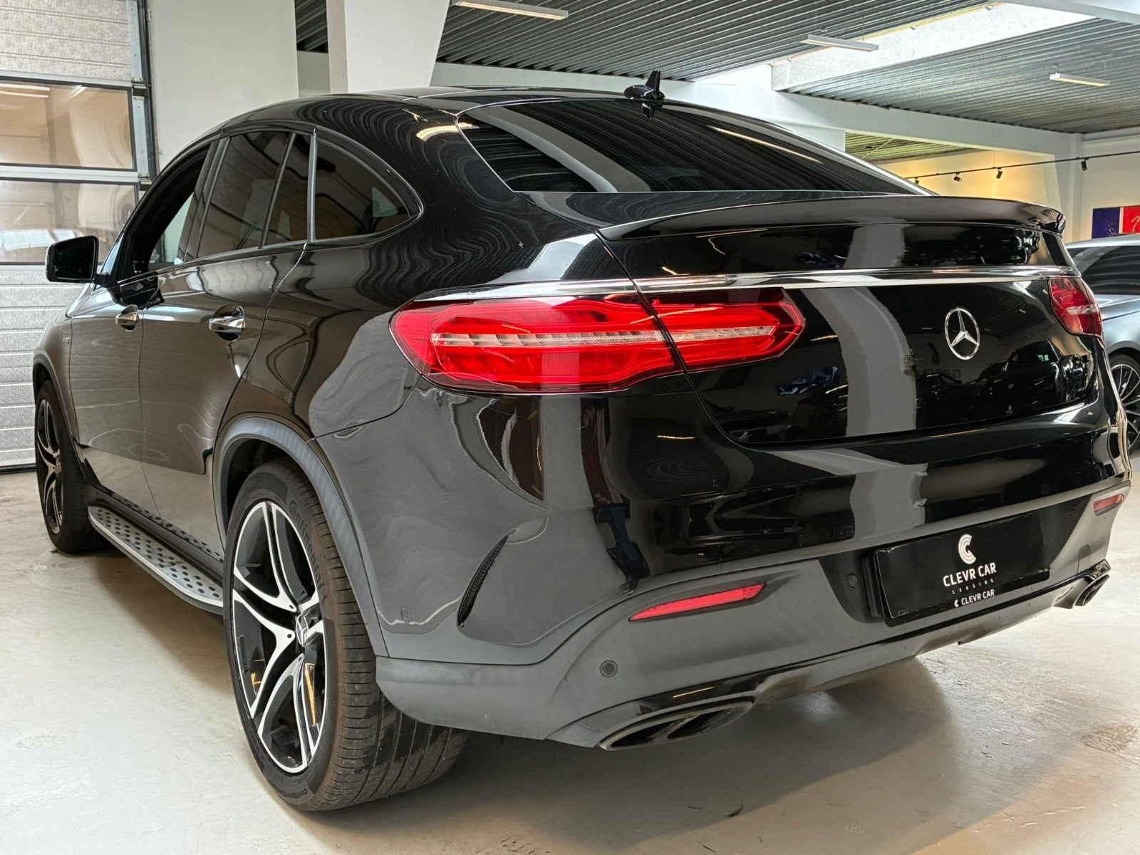 Sort Mercedes GLE43 fra 2017