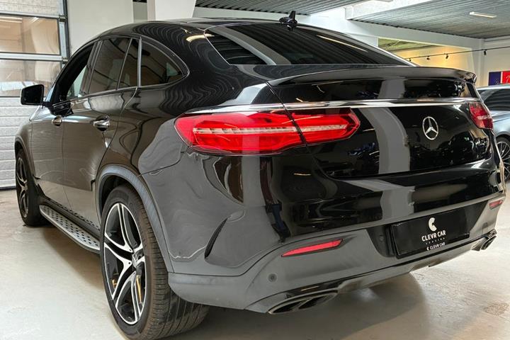 Sort Mercedes GLE43 fra 2017