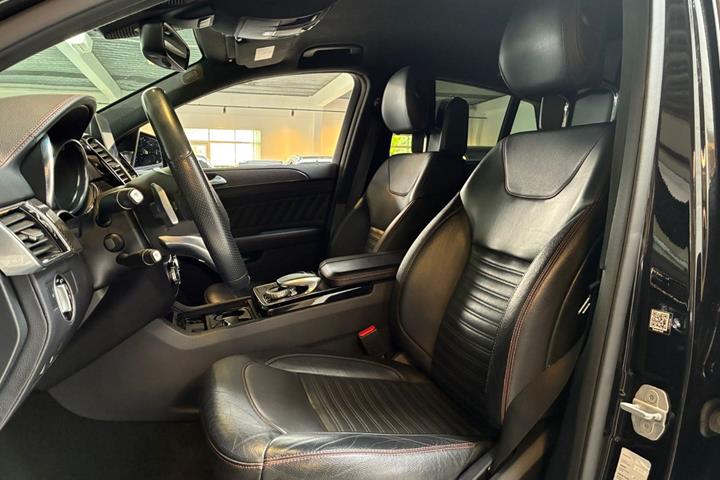 Sort Mercedes GLE43 fra 2017