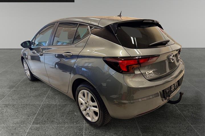 Grå Opel Astra fra 2020