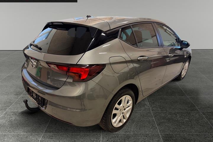 Grå Opel Astra fra 2020