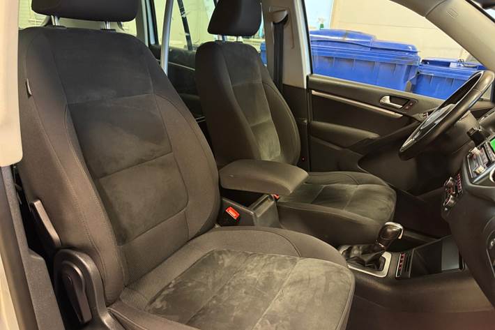 Sølv VW Tiguan fra 2012