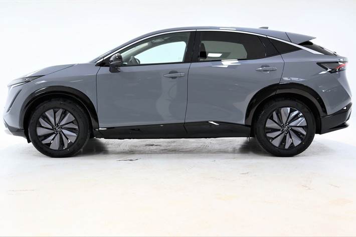 Grå Nissan Ariya fra 2022